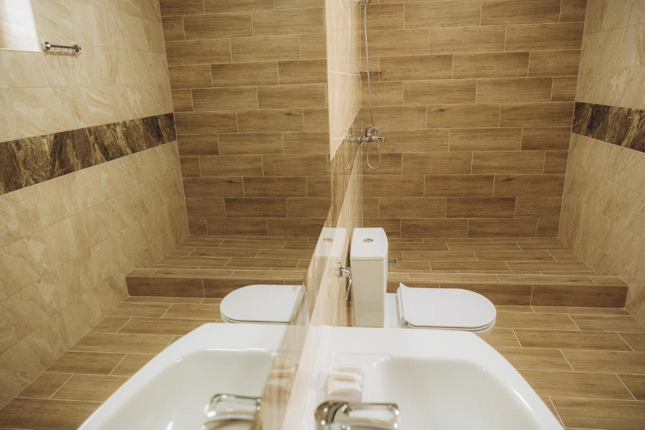 Hotel Три Слона Zatoka Zewnętrze zdjęcie