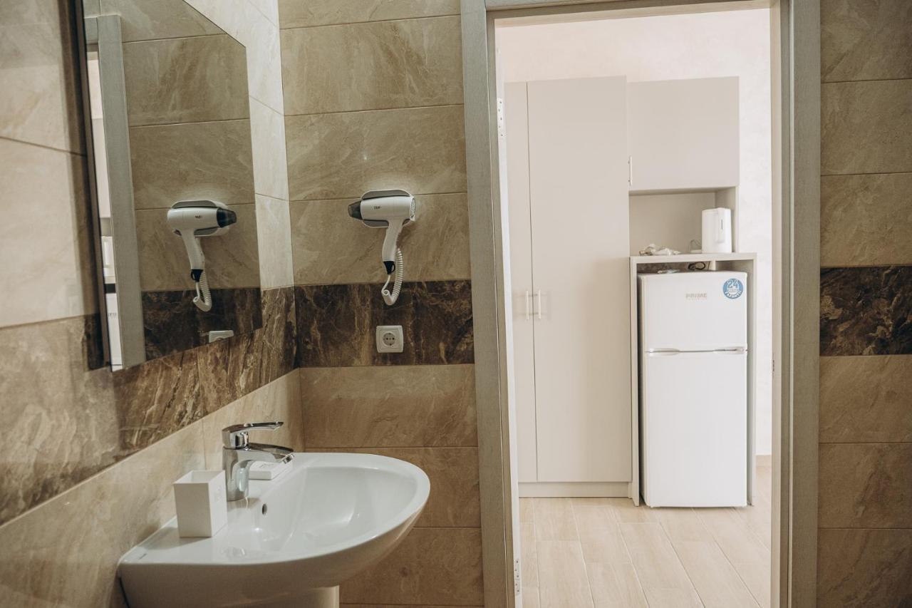 Hotel Три Слона Zatoka Zewnętrze zdjęcie