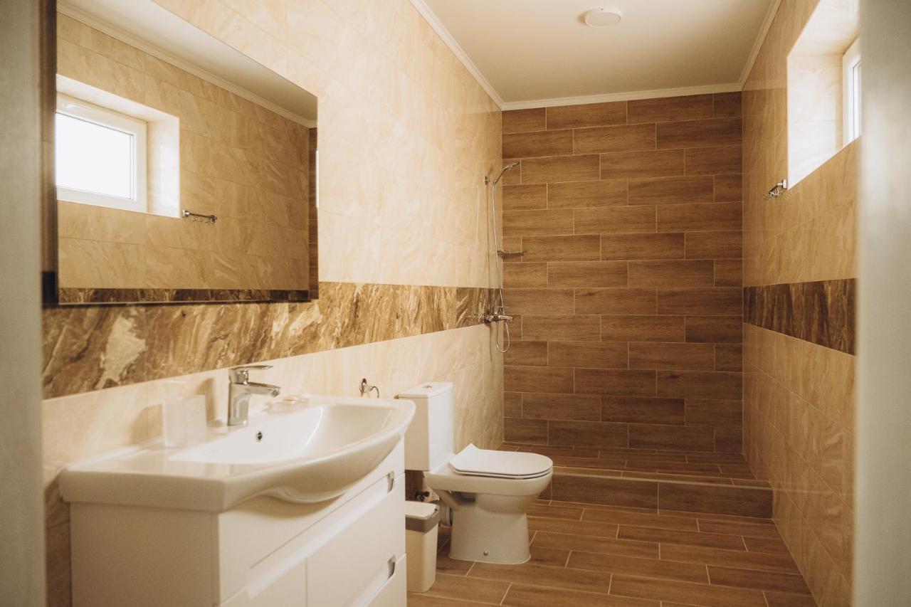 Hotel Три Слона Zatoka Zewnętrze zdjęcie