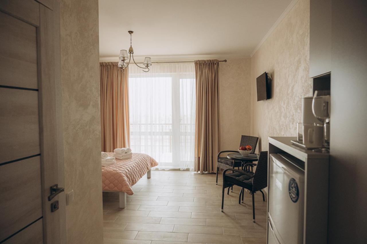 Hotel Три Слона Zatoka Zewnętrze zdjęcie