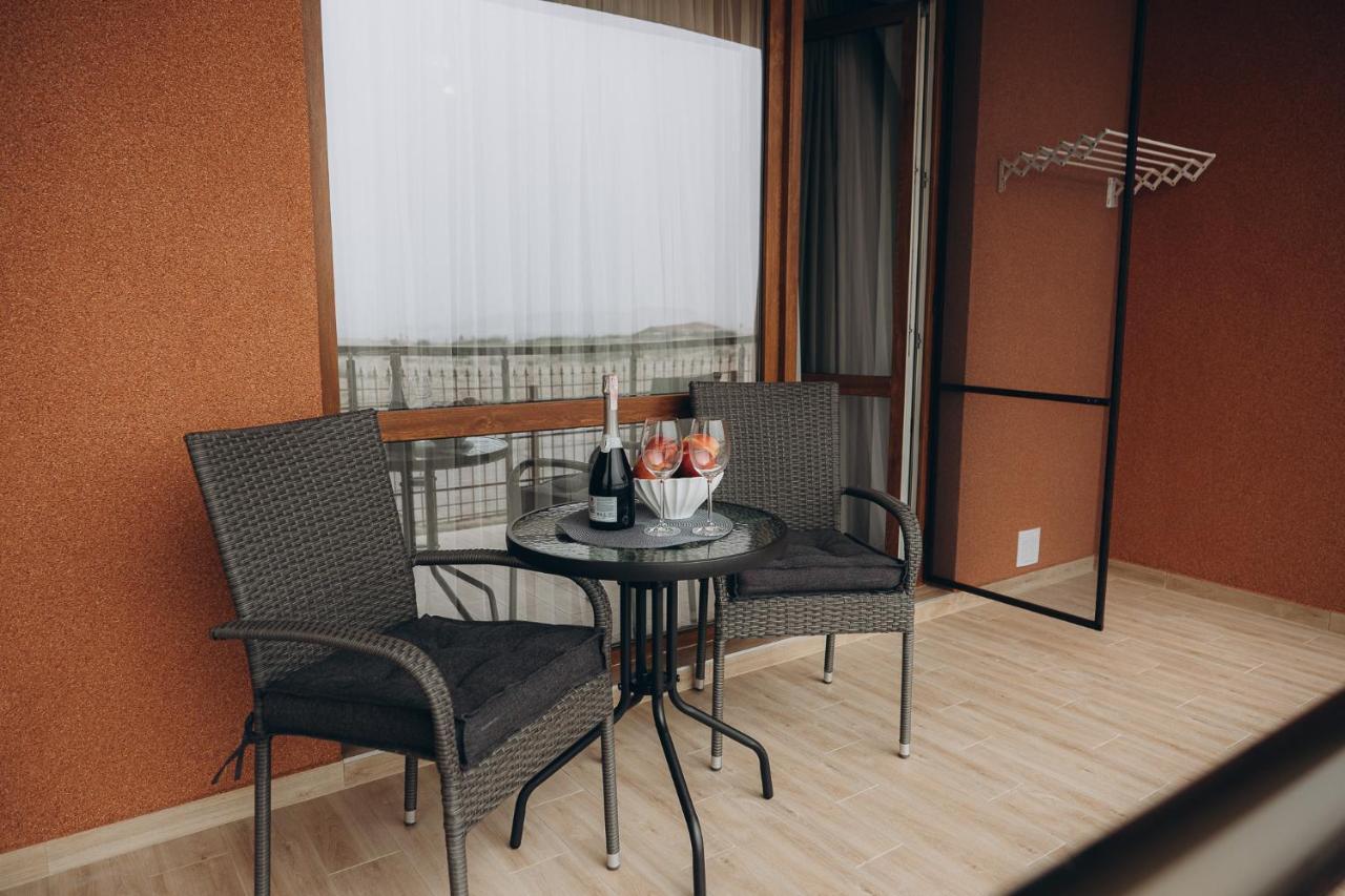 Hotel Три Слона Zatoka Zewnętrze zdjęcie