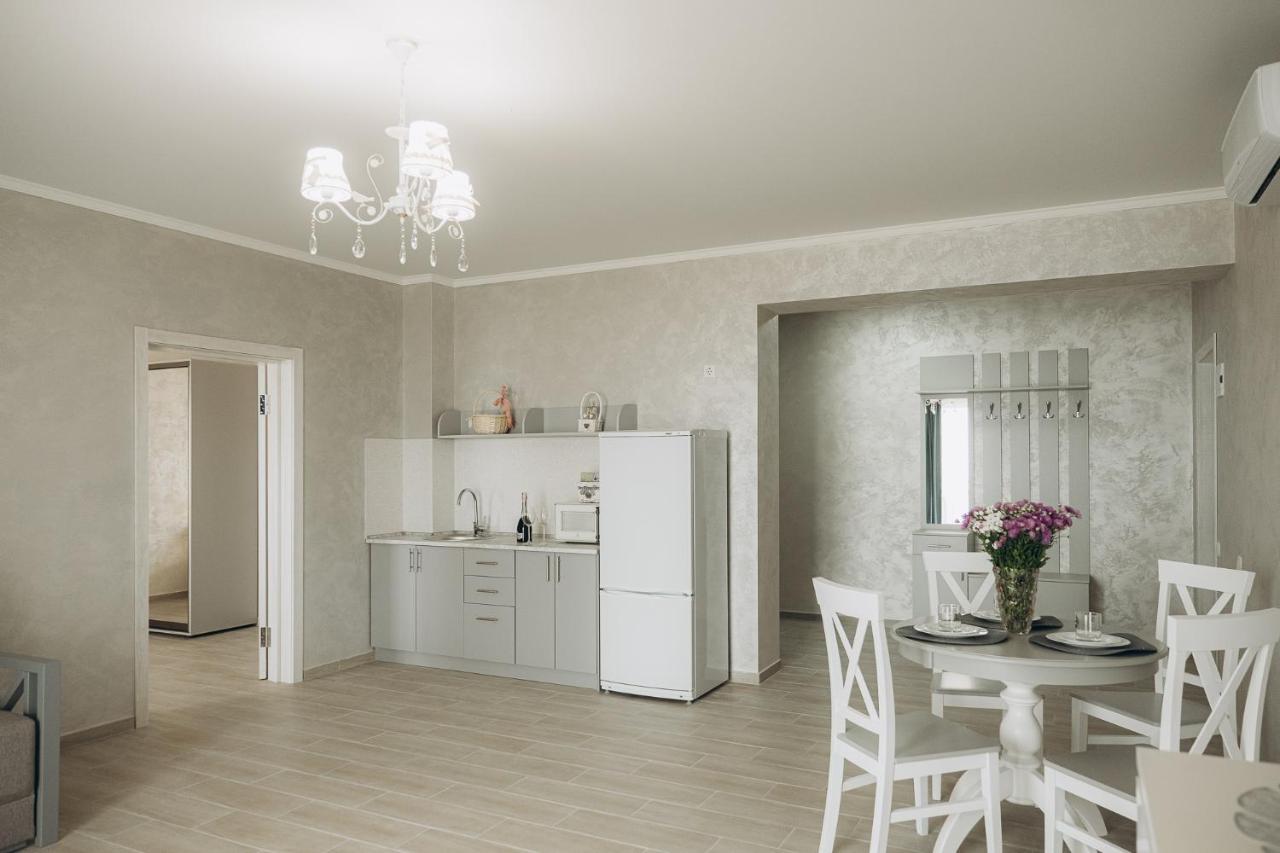 Hotel Три Слона Zatoka Zewnętrze zdjęcie