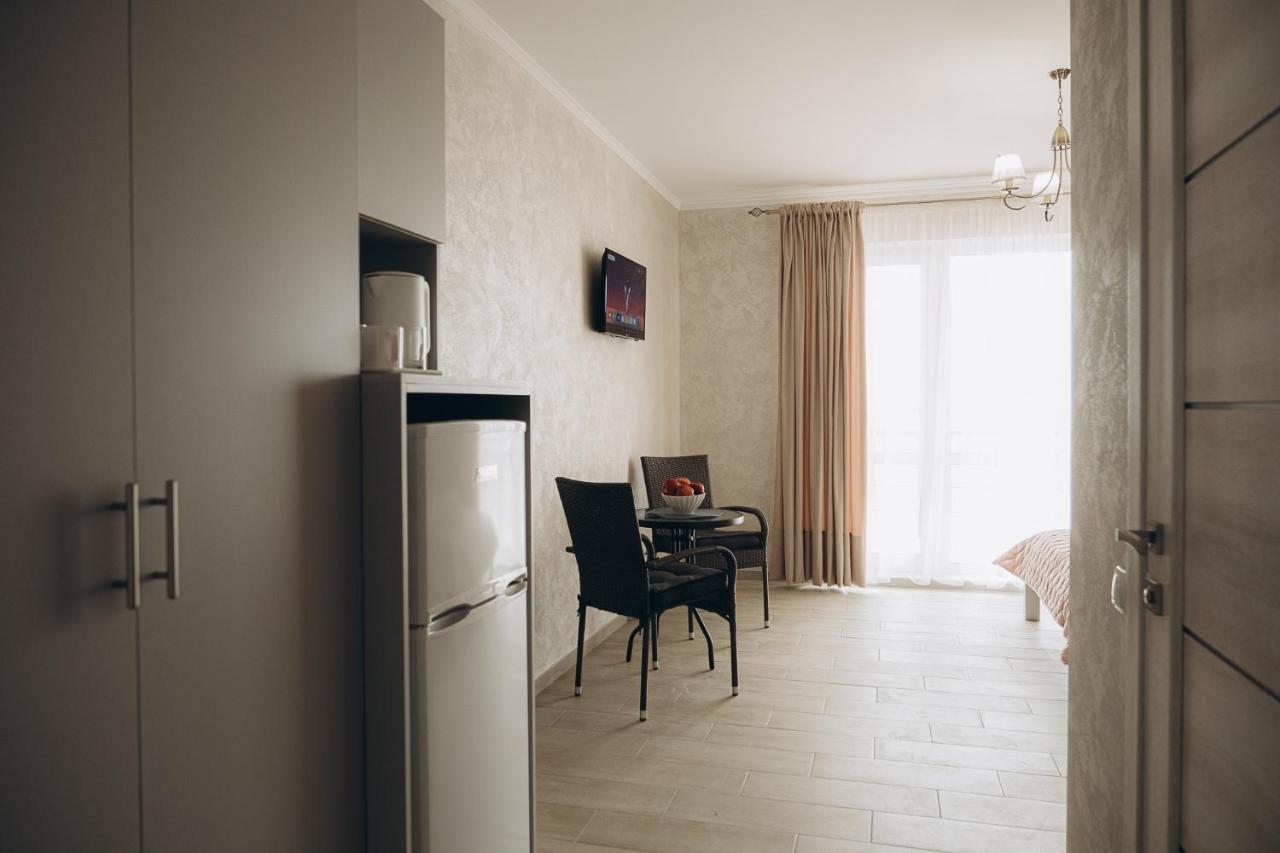 Hotel Три Слона Zatoka Zewnętrze zdjęcie