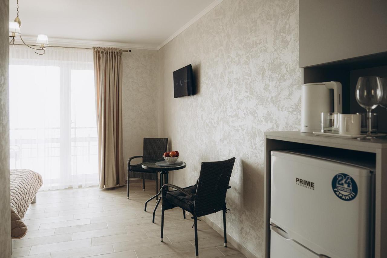 Hotel Три Слона Zatoka Zewnętrze zdjęcie