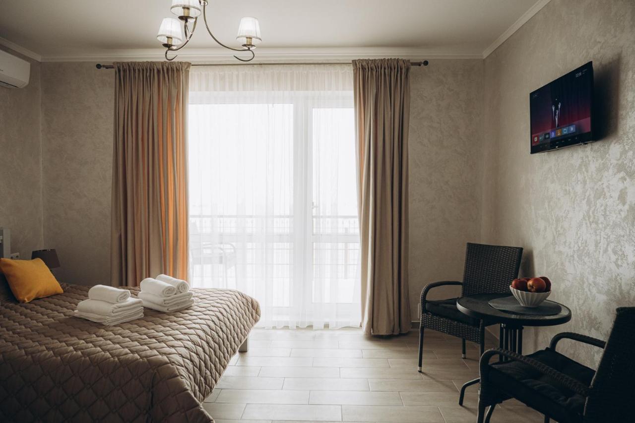 Hotel Три Слона Zatoka Zewnętrze zdjęcie