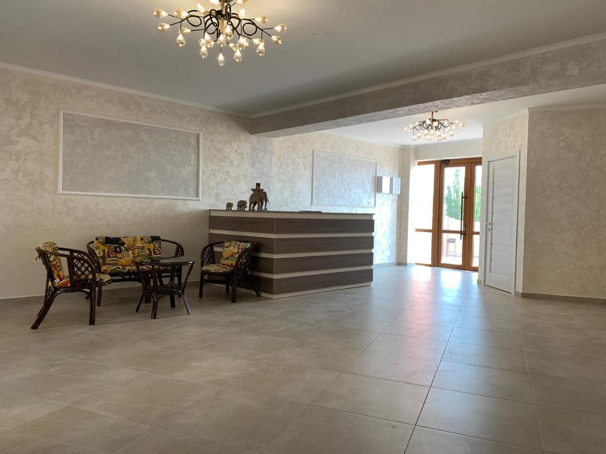 Hotel Три Слона Zatoka Zewnętrze zdjęcie